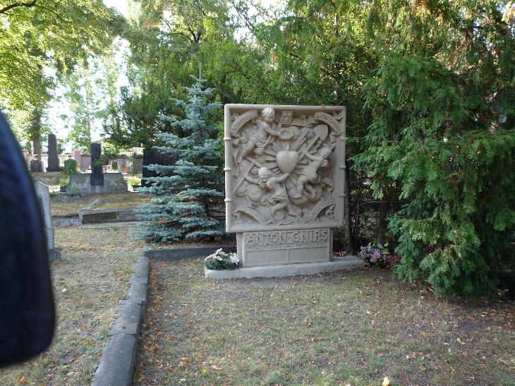 friedhof33.jpg (65841 Byte)