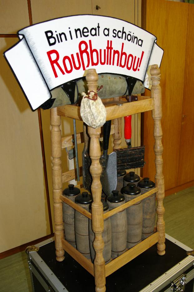 roussbuttn02.jpg (85317 Byte)