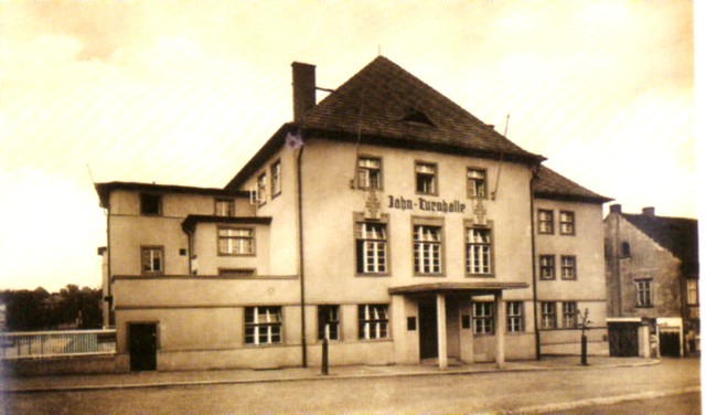 turnhalle.jpg (54710 Byte)